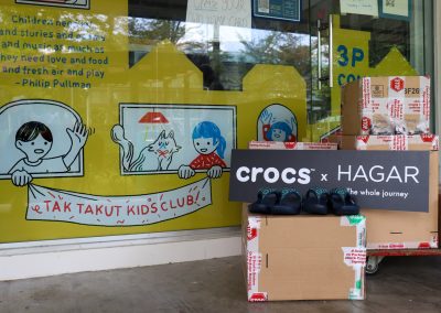 crocs x HAGAR